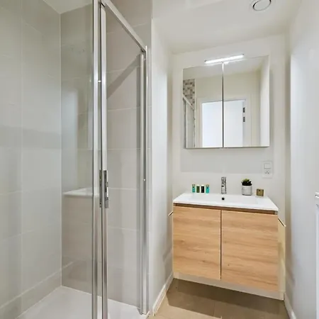 Huswell - With Natural Swimming Pool Apartament