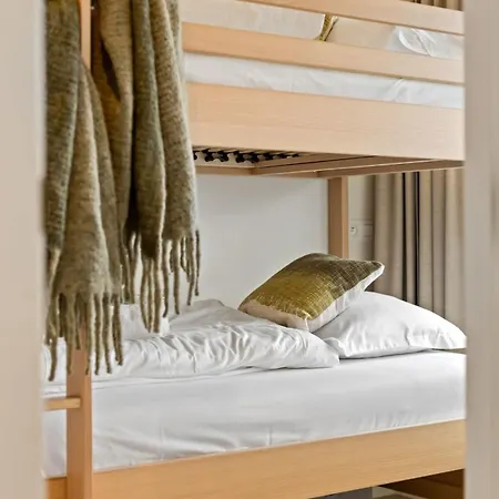 Daire Huswell - With Natural Swimming Pool *