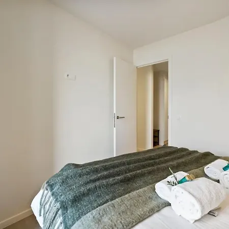 Huswell - With Natural Swimming Pool *