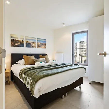 Huswell - With Natural Swimming Pool