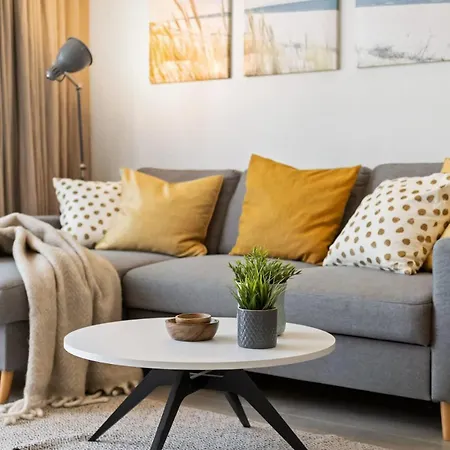 Daire Huswell - With Natural Swimming Pool *