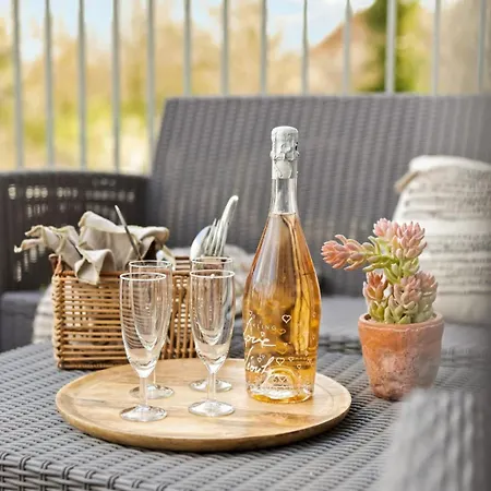 Daire Huswell - With Natural Swimming Pool *